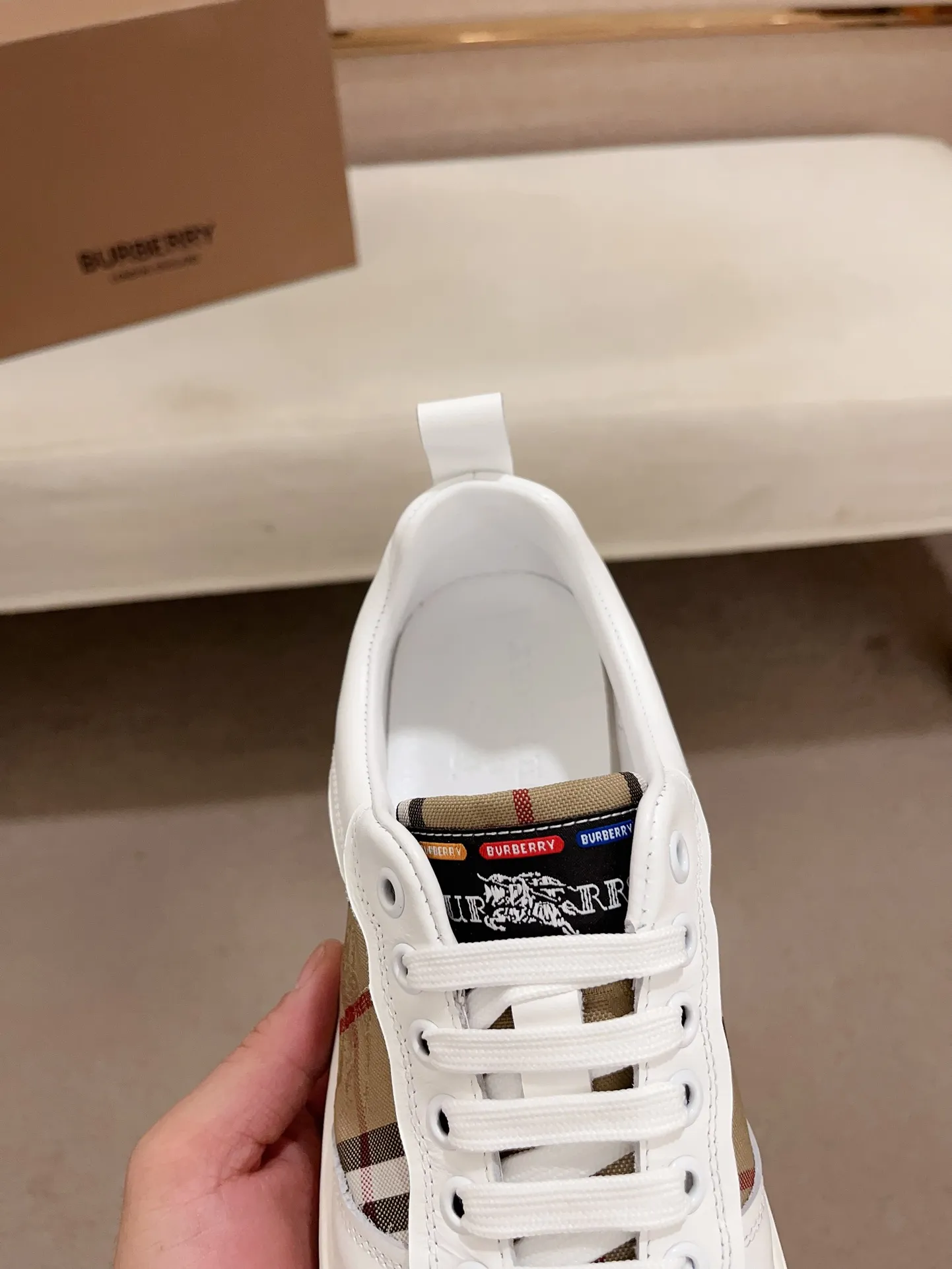 Men's shoes💰: 400💰🇮🇹🇮🇹The counters are synchronized with BURBERRY's top purchasing agents🔍🔍Synchronized sales. Positive code number: 38-44. Italian imported cowhide with official website fabric. Fully imported sheepskin lining, sole: original sole provided by the original factory, exclusive movable molded sole, super comfortable, original factory follow-up goods, 🔍🔍high quality, you can enter and leave the counter at will, welcome to compare (can be customized 45)